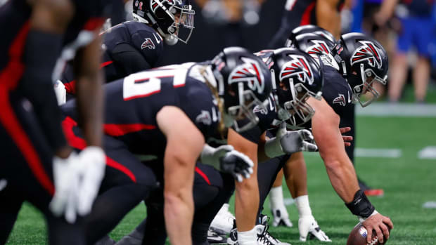 ATLANTA, GEORGIA - SEPTEMBER 10: Desmond Ridder #9 of the Atlanta Falcons lines up under center during the second half against the Carolina Panthers at Mercedes-Benz Stadium on September 10, 2023, in Atlanta, Georgia.